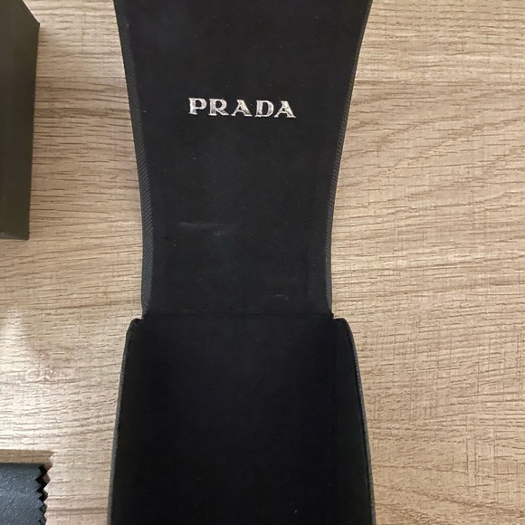 Prada sunglasses - Picture 6 of 6